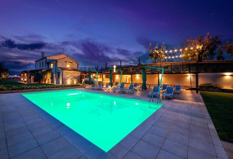 هتل Agrirelais Collelago