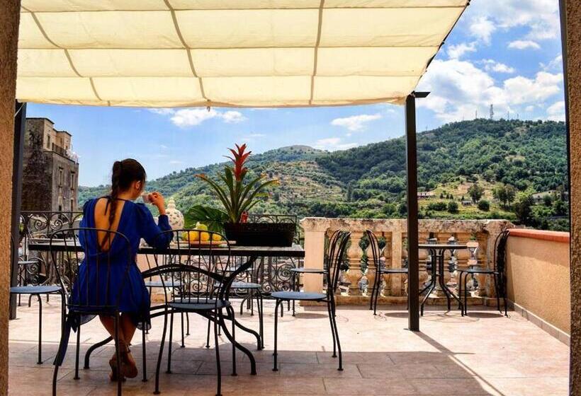 بنسيون Cento Tari' Guest House