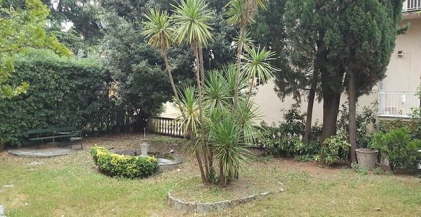 پانسیون Garden Suite