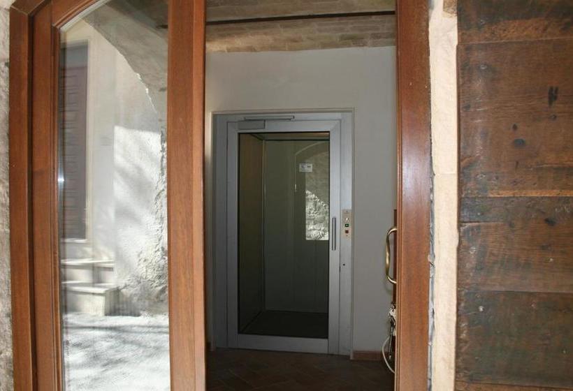 بنسيون Locanda Della Corte