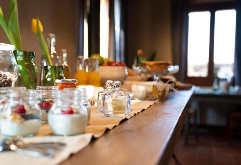 هتل Foresteria Borgoluce