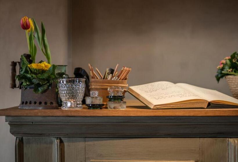 هتل Foresteria Borgoluce