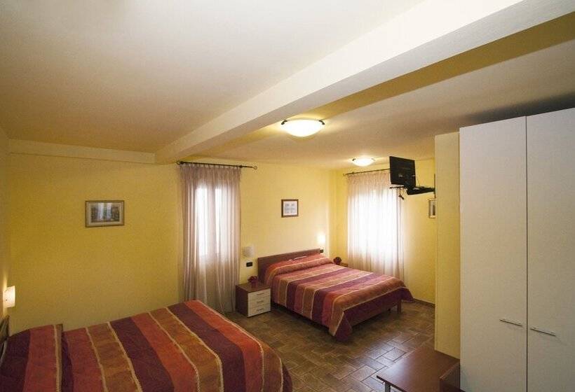 بنسيون Camere Santucci