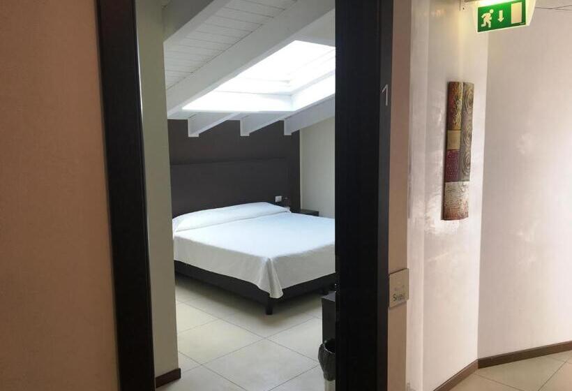 بنسيون Residenza S.event B&b