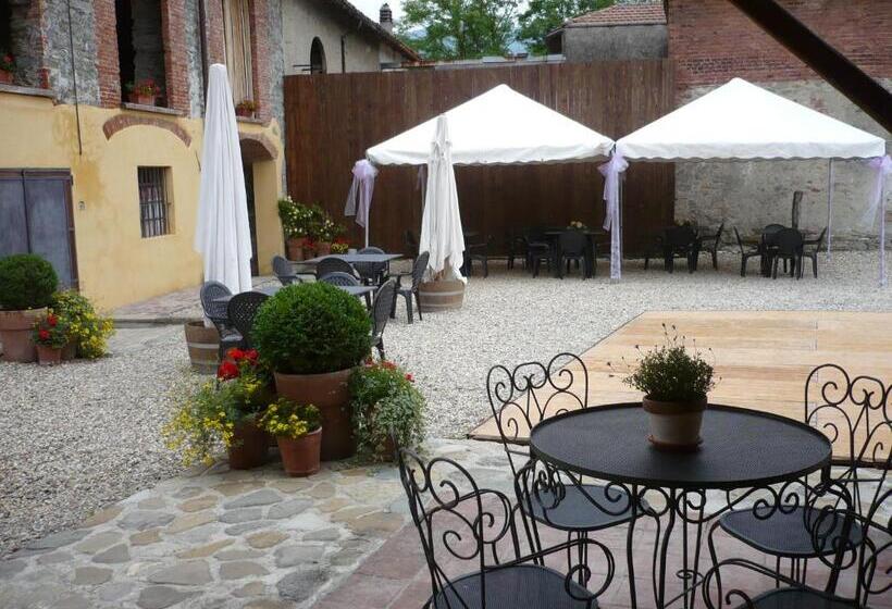 فندق Cascina Formighezzo