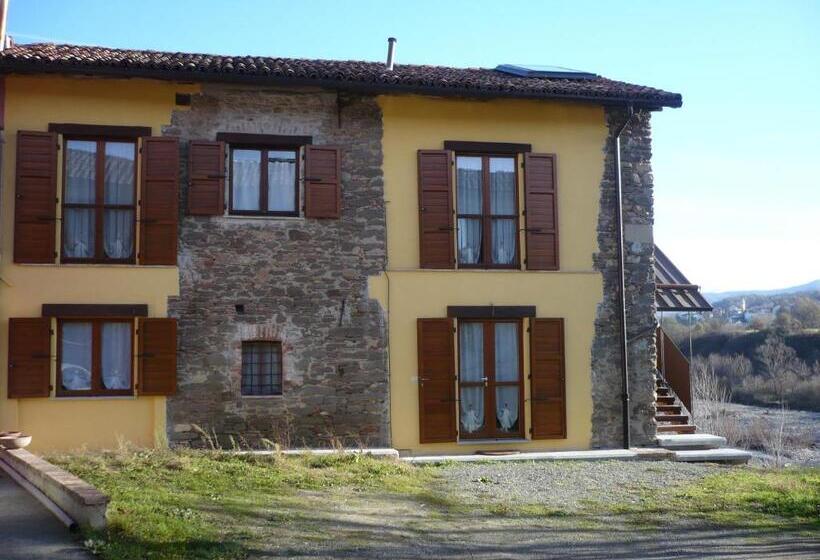 فندق Cascina Formighezzo