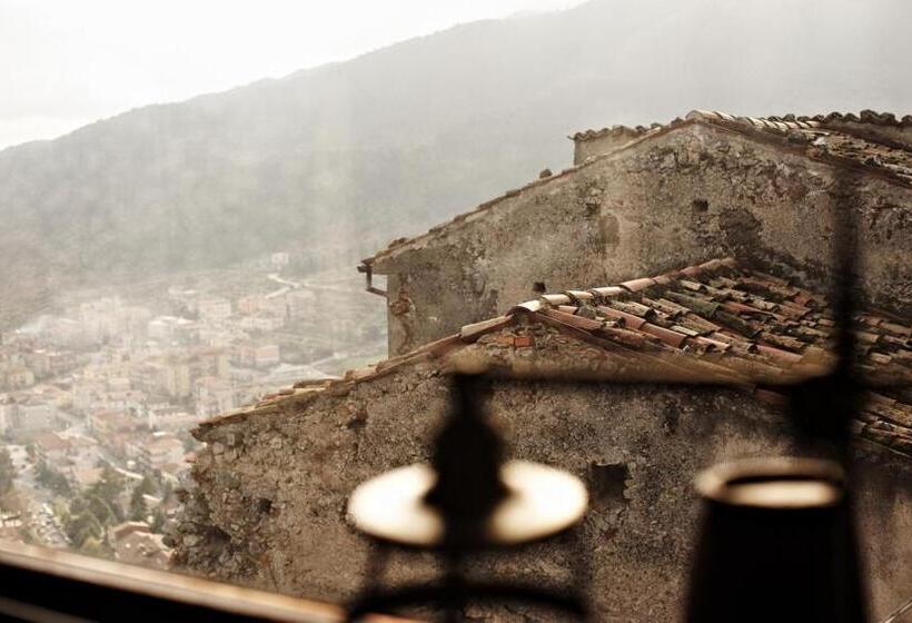 פנסיון Il Nibbio   Torretta Del Poeta