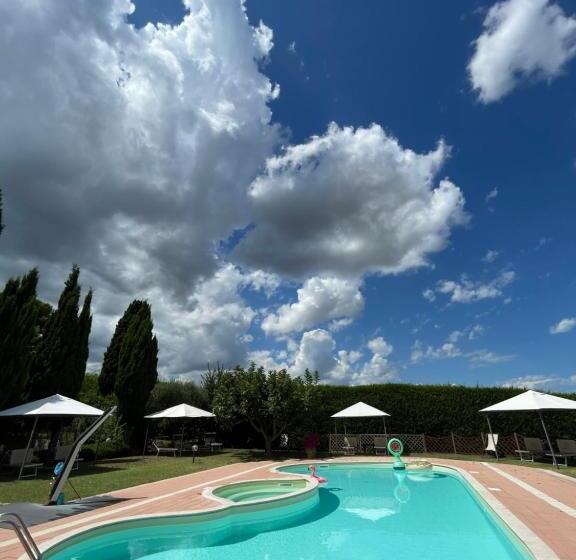 فندق Agriturismo Papaveri E Papere