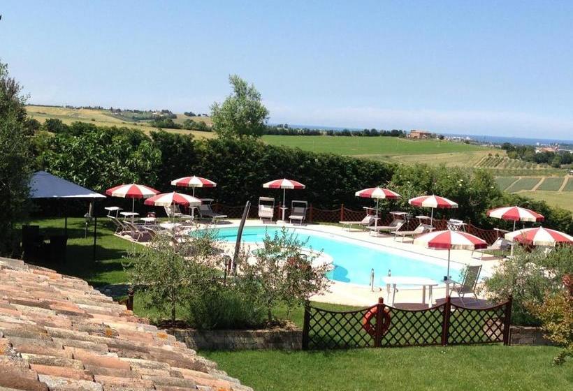 فندق Agriturismo Papaveri E Papere