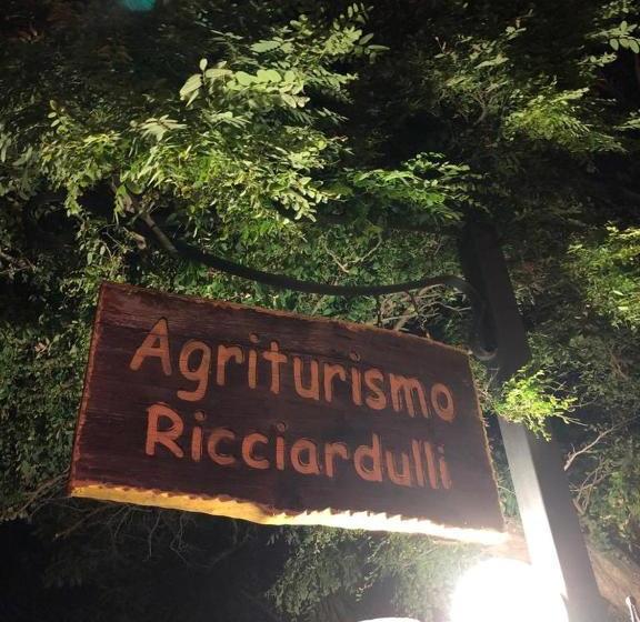 هتل Agriturismo Ricciardulli