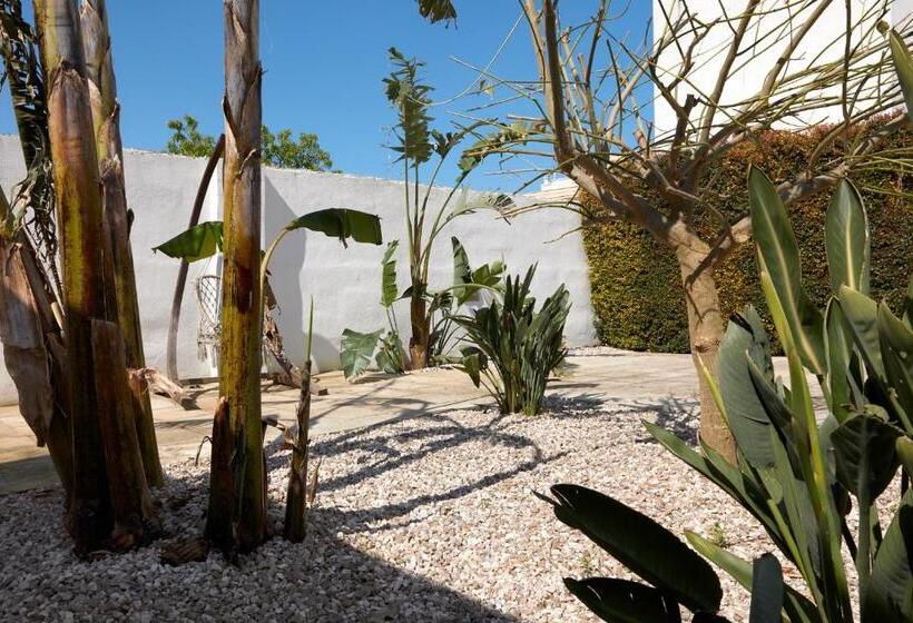 پانسیون Il Giardino Di Flora   Piscina & Jacuzzi