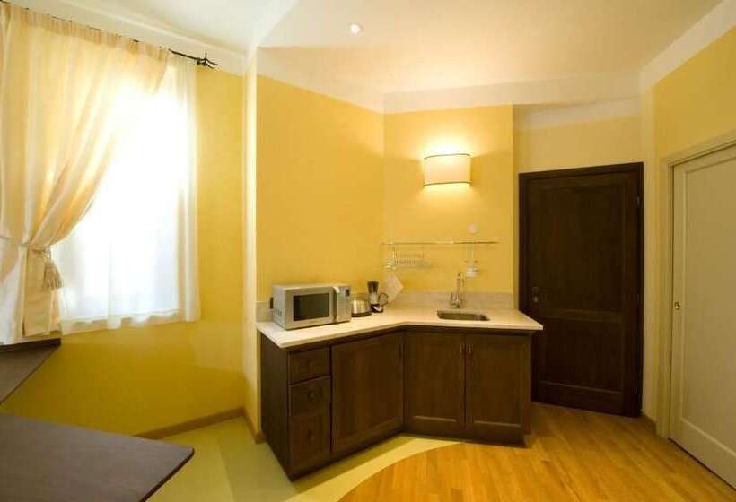 پانسیون Piazza Azuni 18 Guest House