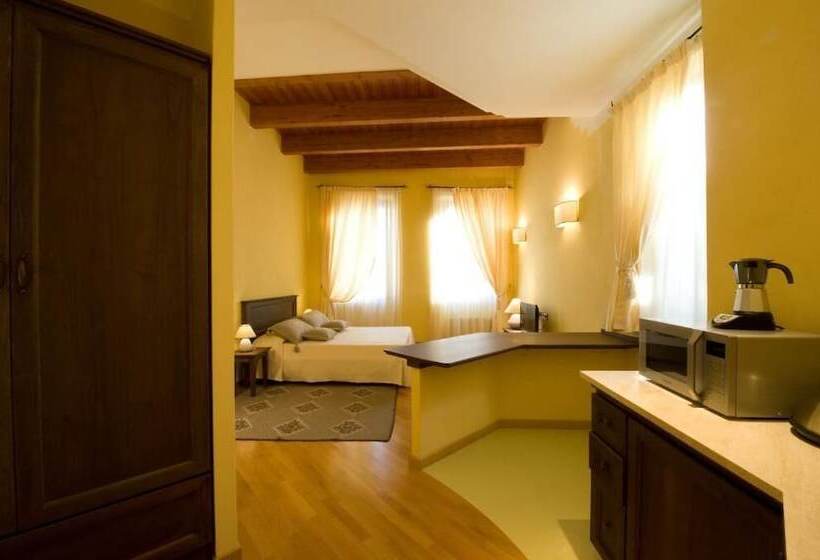 پانسیون Piazza Azuni 18 Guest House