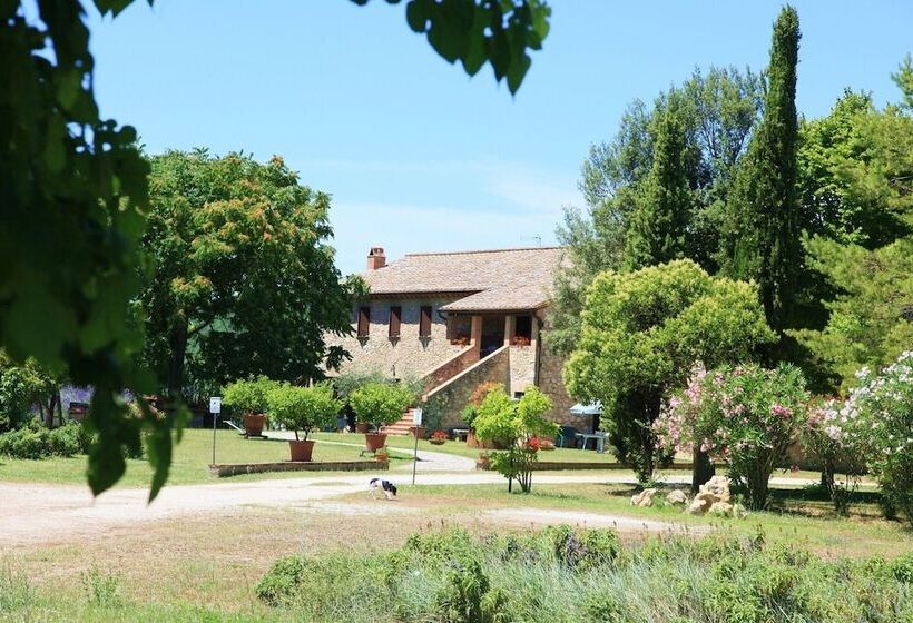 فندق Agriturismo Podere Luchiano