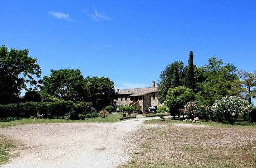 فندق Agriturismo Podere Luchiano
