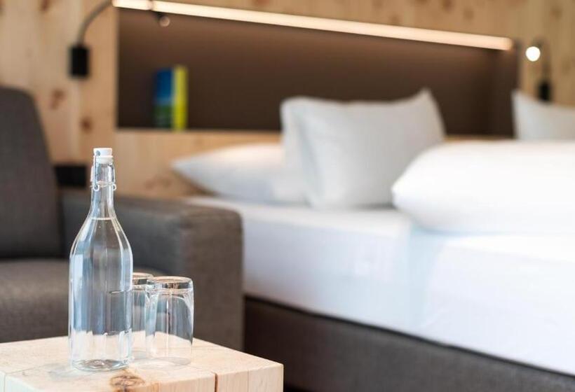 پانسیون Ladurner