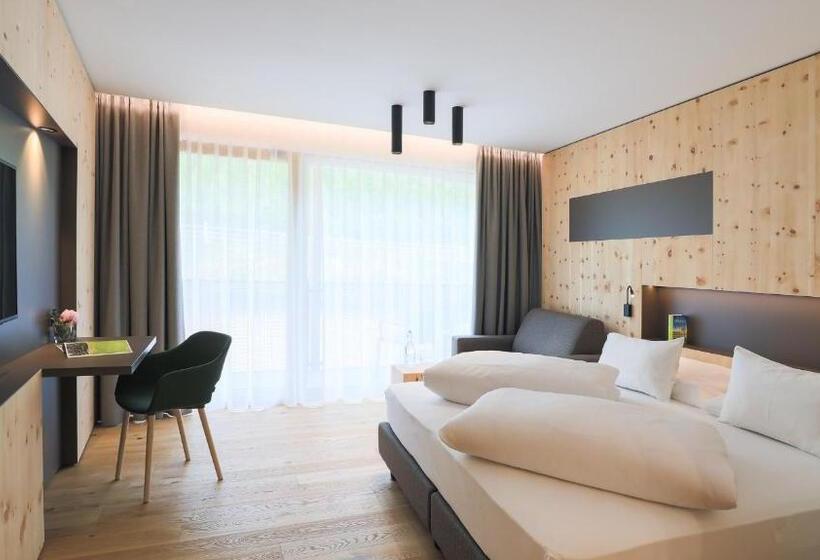 پانسیون Ladurner