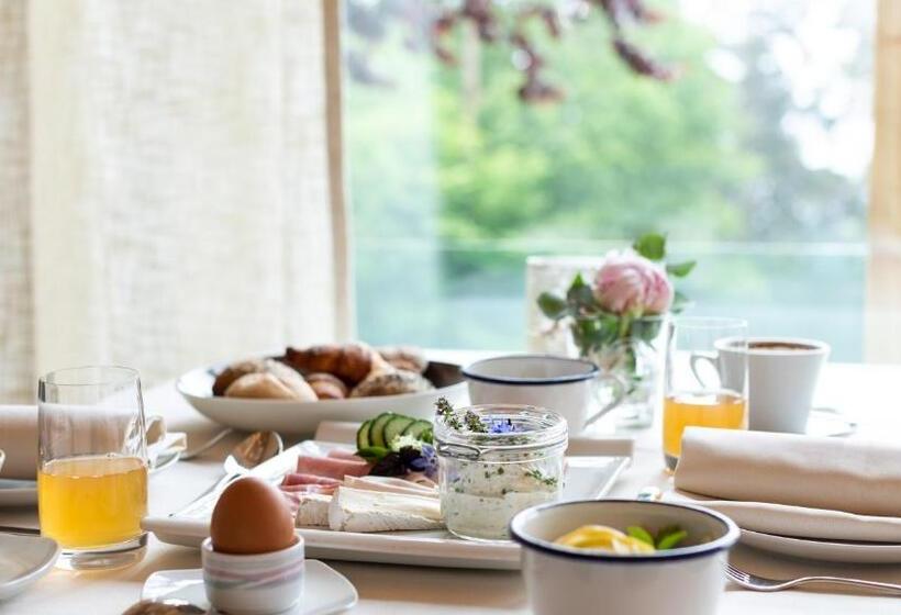 پانسیون Ladurner