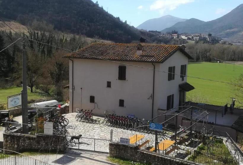 호텔 Agriturismo Zafferano E Dintorni