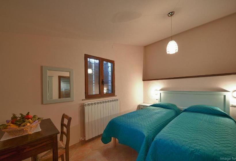 호텔 Agriturismo Zafferano E Dintorni