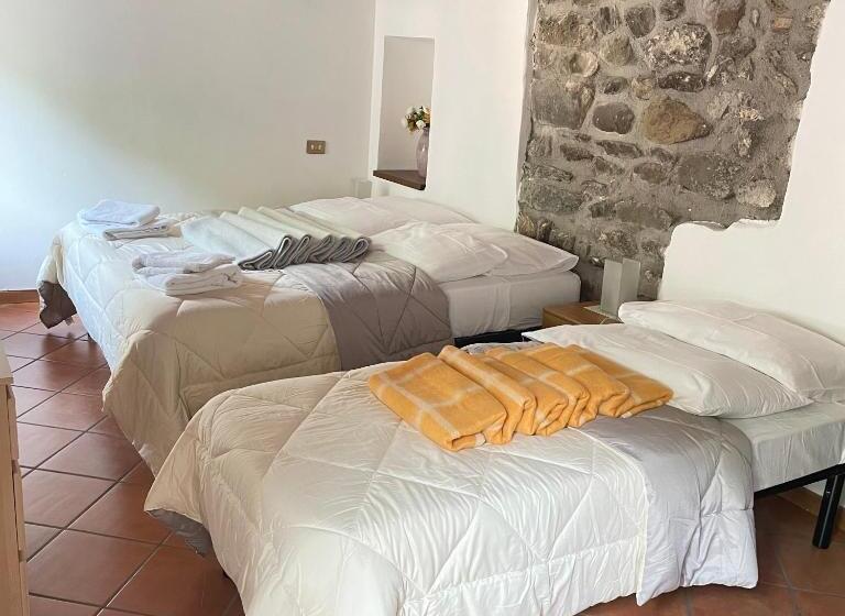 بنسيون In Castello