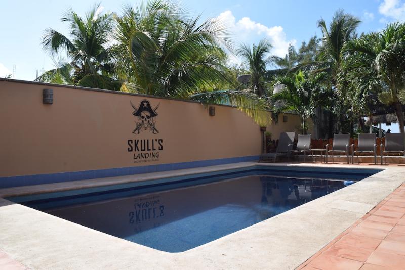 هتل Boutique Skulls Landing