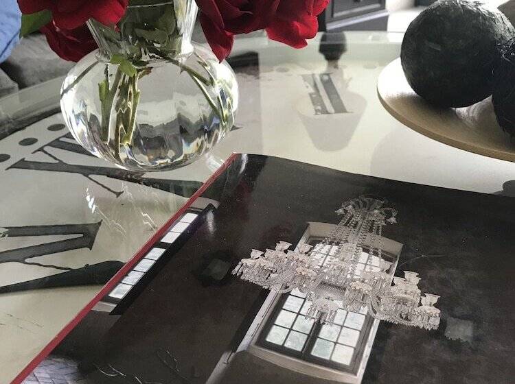 بنسيون La Maison D Inès And Ugolin & Spa