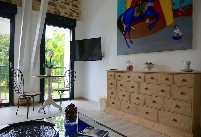 بنسيون La Maison D Inès And Ugolin & Spa