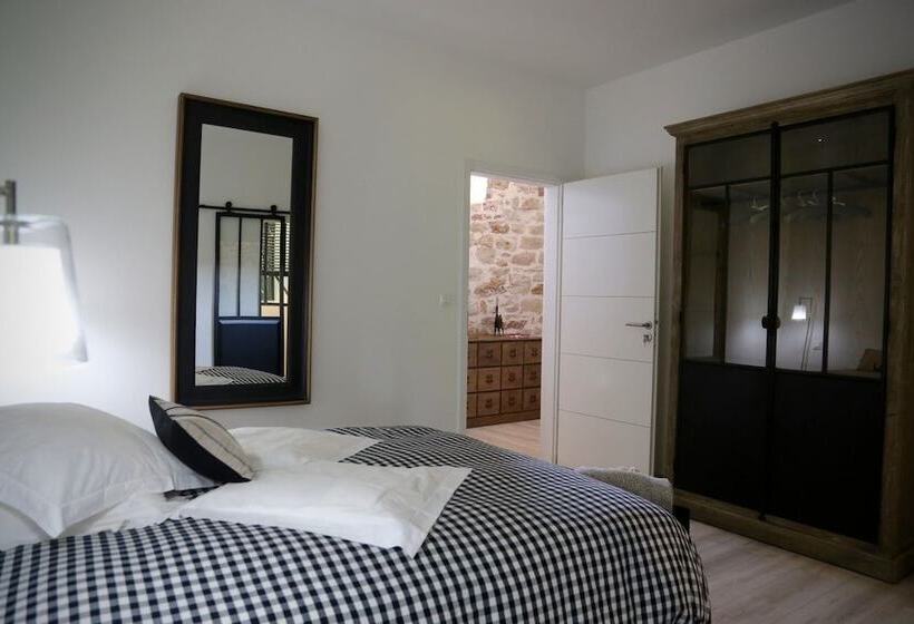 بنسيون La Maison D Inès And Ugolin & Spa