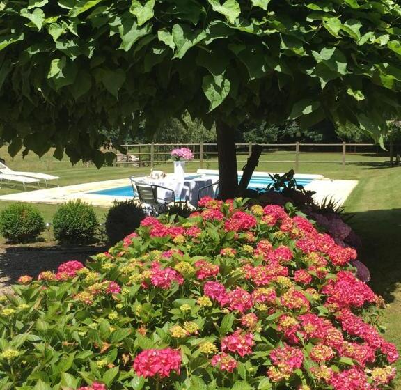 بنسيون La Maison D Inès And Ugolin & Spa