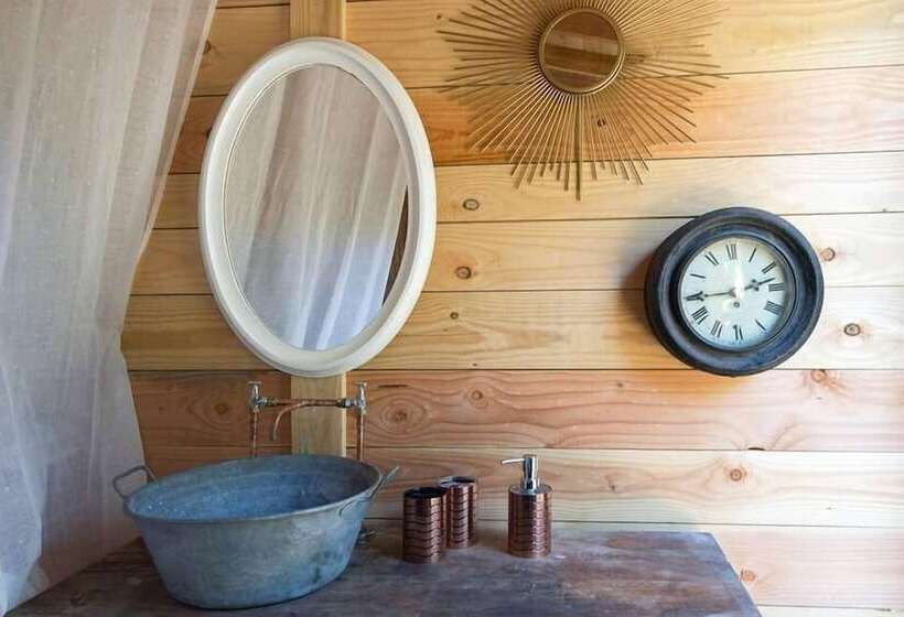 ベッドアンドブレックファースト Glamping Insolite Dolly Waikiki