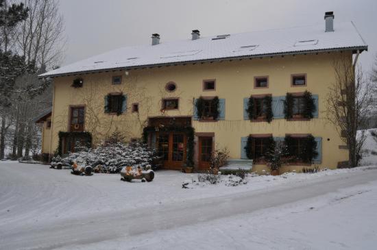 هاستل Auberge De La Charriole