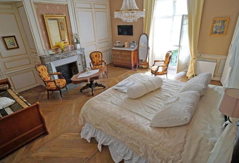 بنسيون Auberge Des Capucins