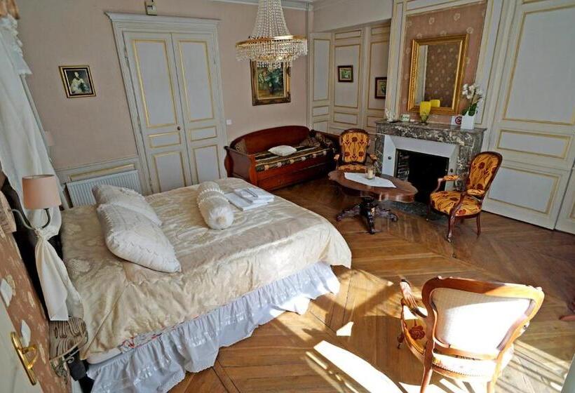 بنسيون Auberge Des Capucins
