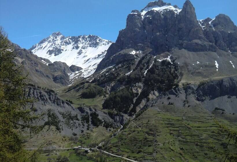 호스텔 Auberge Du Pont De L Alp