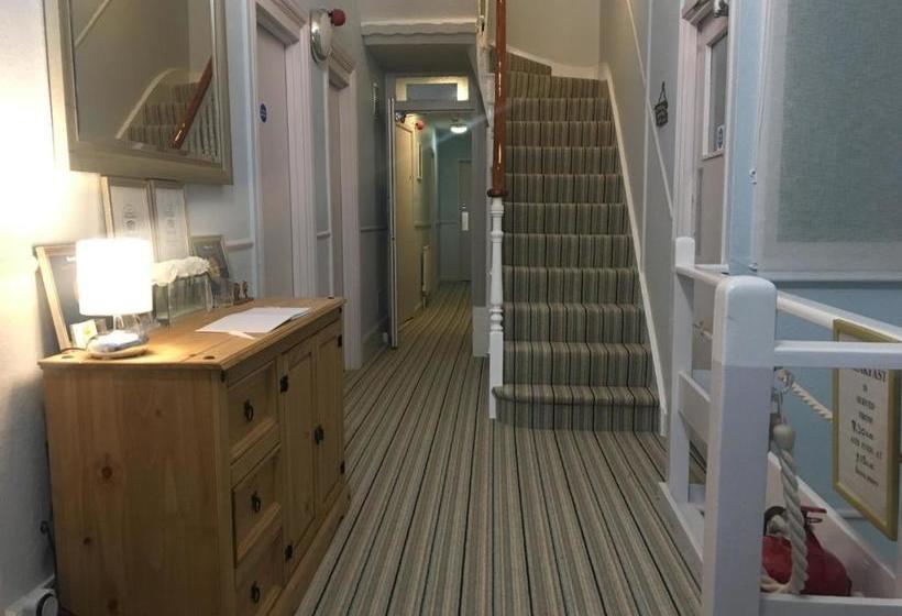 مبيت وإفطار Three Palms