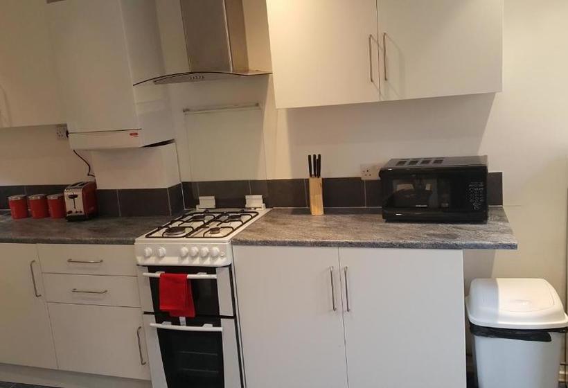 Vetrelax Basildon Newly Refurbished 3bed House