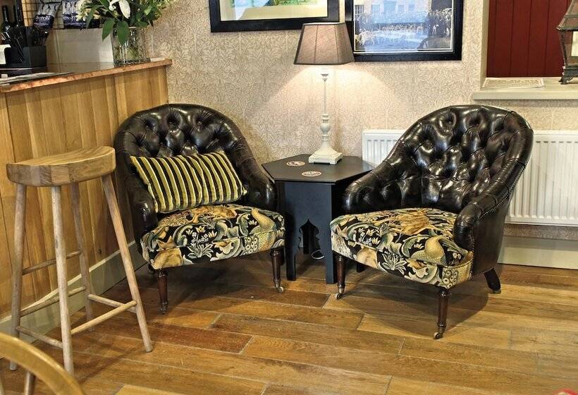 ユースホステル The Wheatsheaf Inn