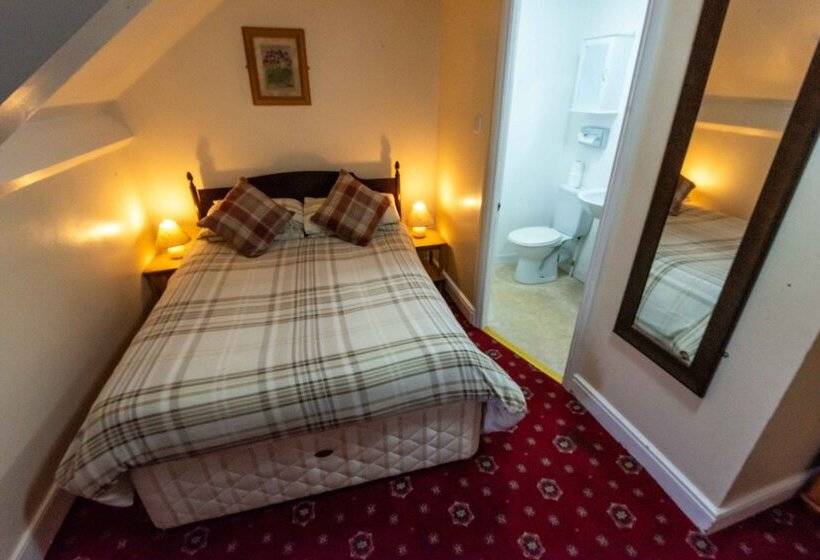 پانسیون Aarondale Guest House