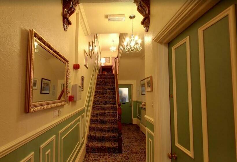 بنسيون Athol House