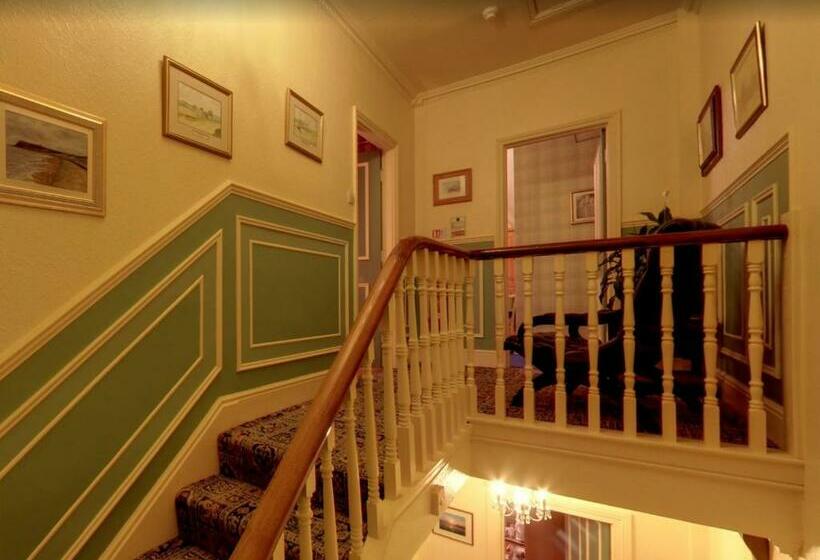 بنسيون Athol House