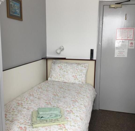 פנסיון Avoca Villa Guest House