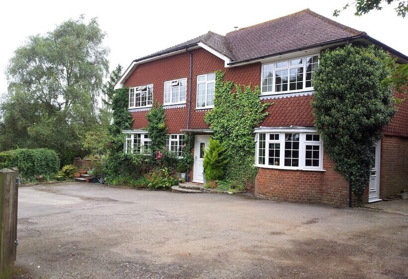 Пансион Tower Hill House Basingstoke