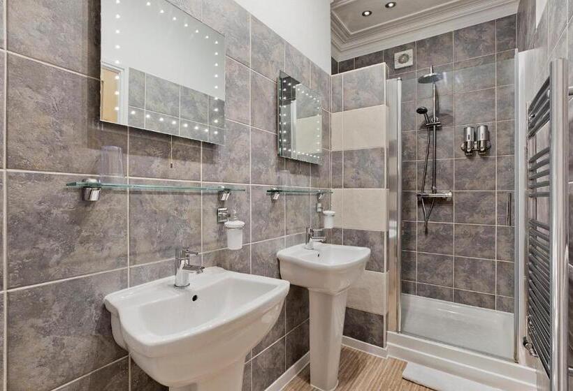بنسيون White Rose Guest House