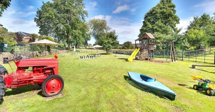 ホテル Oakerthorpe Holiday Village