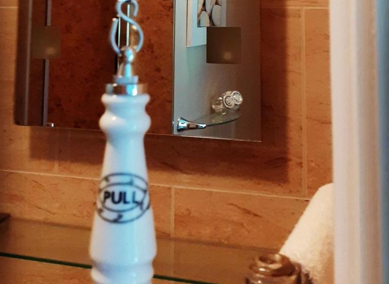 بنسيون The Lychgate