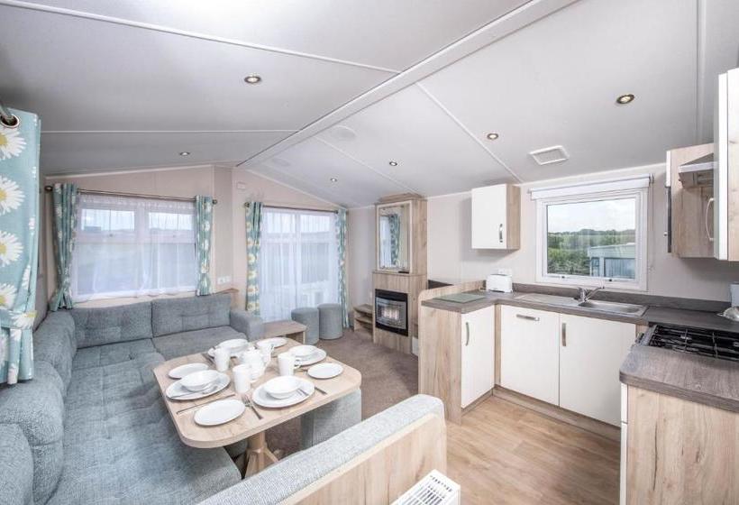 리조트 Trelawne Manor Holiday Park