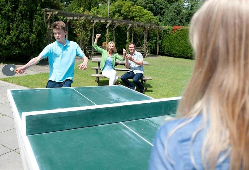 리조트 Trelawne Manor Holiday Park