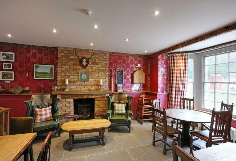 הוסטל The Plough Inn