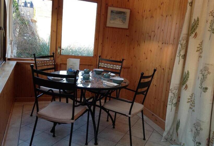 פנסיון Moraydale Guest House